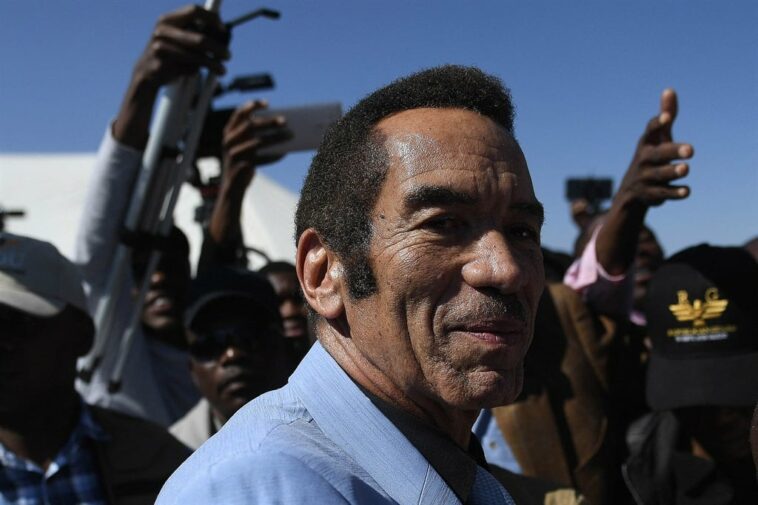 From president to "fugitive from justice" - Ian Khama has approached Botswana's courts in a bid to remove his uncle as the acting regent of the Bagammangwato tribe and appoint his cousin instead. (AFP/Monirul Bhuiyan)