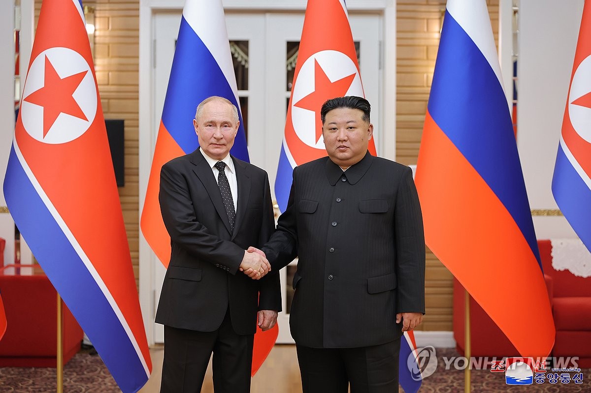 (3rd LD) N. Korea, Russia agree to offer military assistance 'without delay' if either is attacked: KCNA