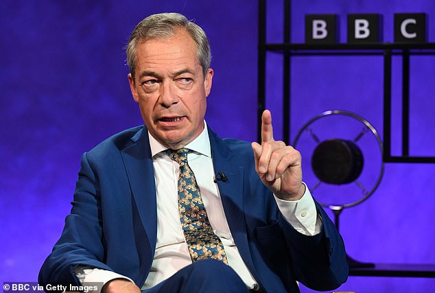 La maquinaria propagandística de Vladimir Putin se apresuró a aprovechar los controvertidos comentarios de Nigel Farage, al elogiar sus afirmaciones de que Occidente provocó al déspota para que invadiera Ucrania.