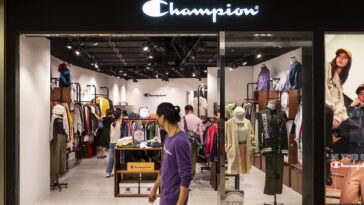 Hanesbrands venderá la marca Champion a Authentic Brands en un acuerdo de 1.200 millones de dólares