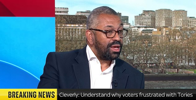 James Cleverly calificó hoy a Nigel Farage de 