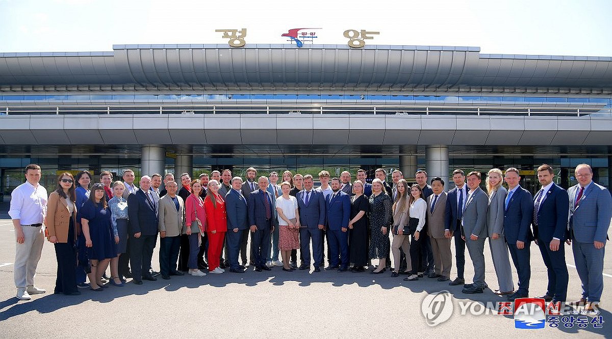 Russian youth delegation discusses ways to promote cooperation with N. Korea