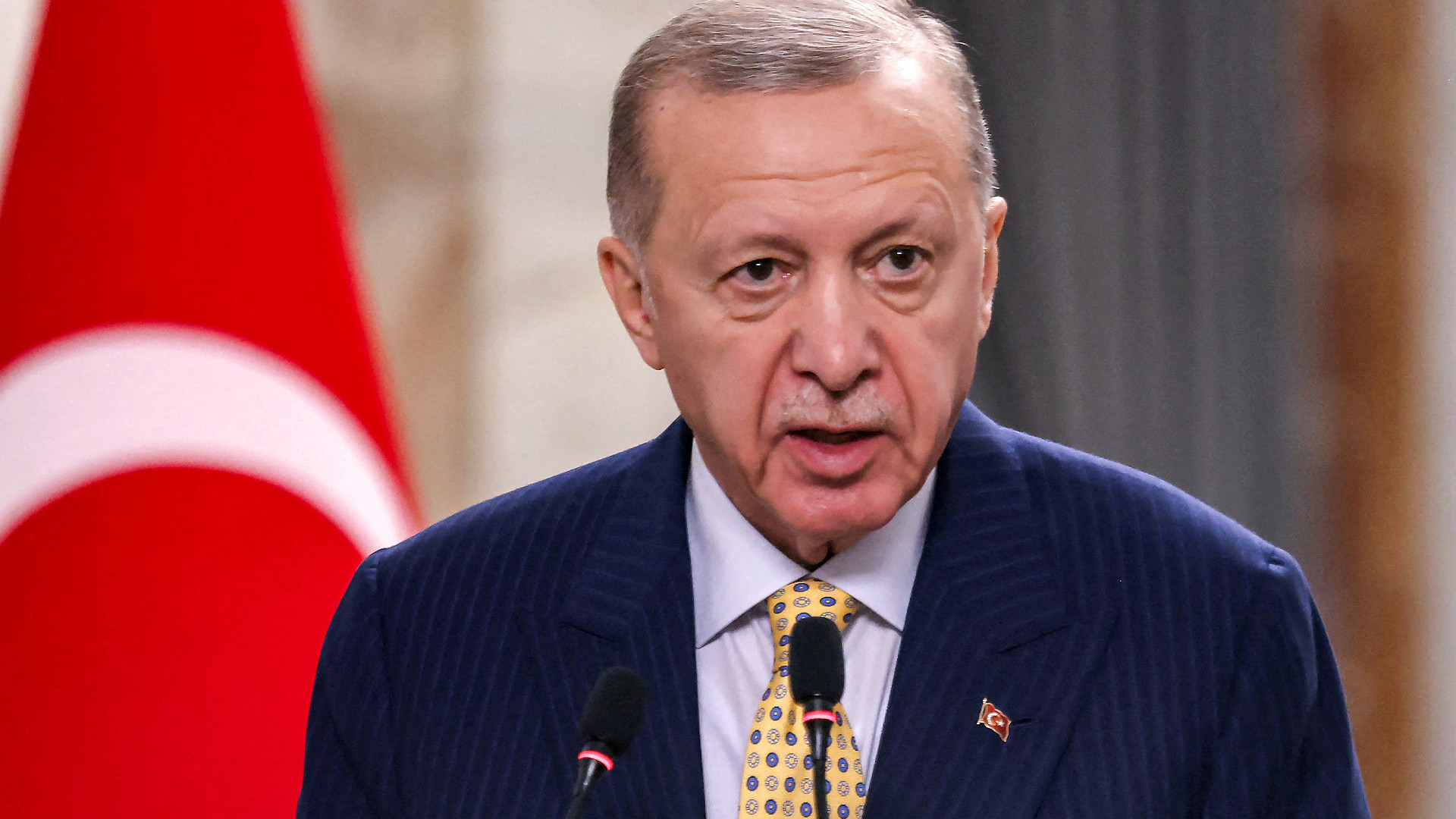 Turquía: Erdogan dice a los leales al AKP que 