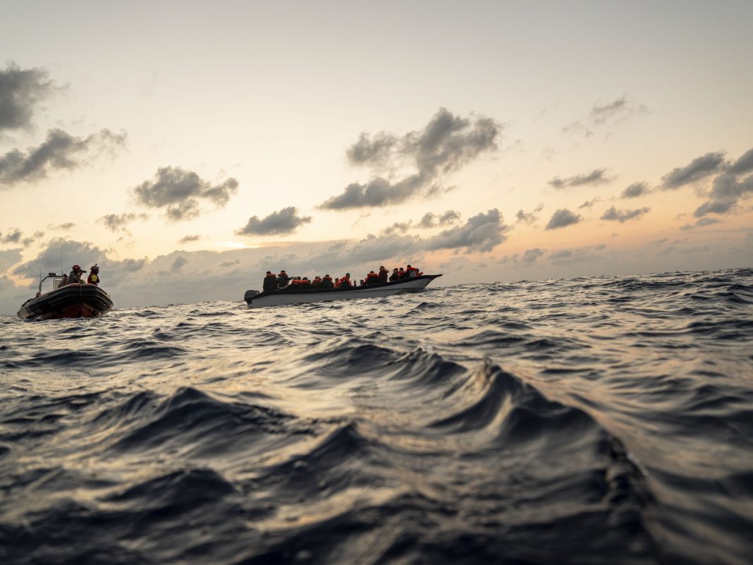 Al menos 15 muertos y decenas de desaparecidos tras naufragio de barco en Mauritania
