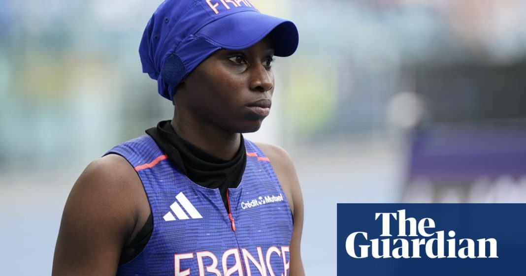 Atleta francesa podría cambiar el hiyab por una gorra para evitar la prohibición de la ceremonia inaugural olímpica
