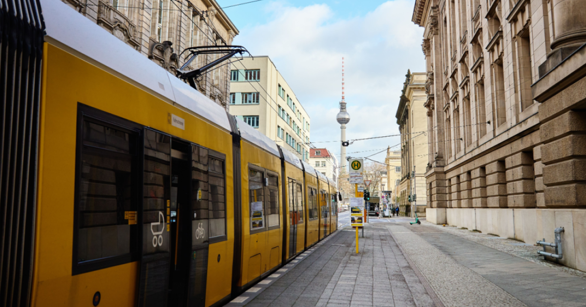 BVG presenta en Berlín «uno de» los tranvías más largos del mundo

