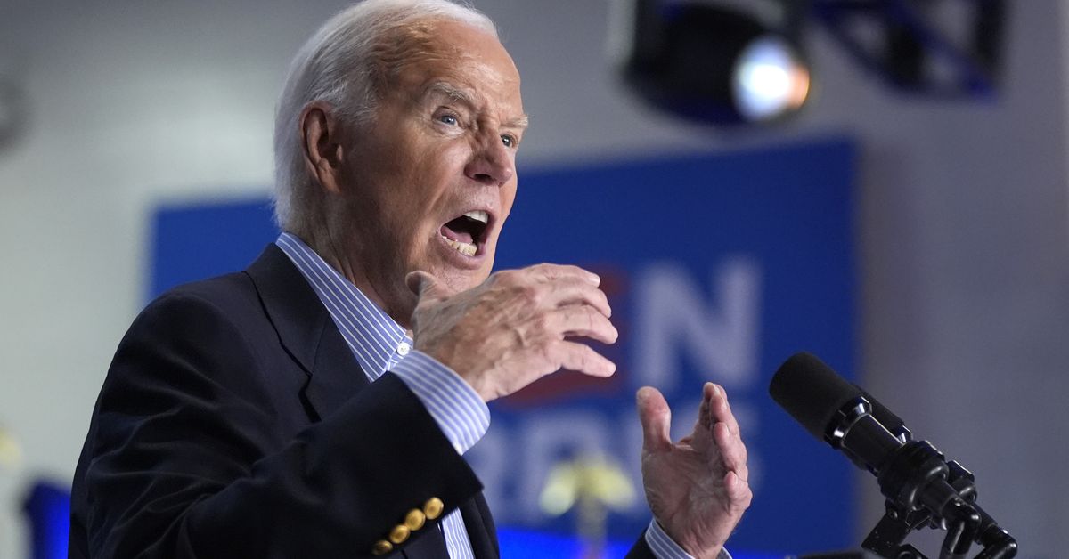 Biden descarta cuestiones de edad mientras intenta salvar su campaña de reelección
