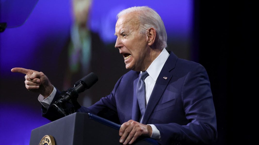 Biden no se retirará, insiste la campaña en un nuevo memorando 
