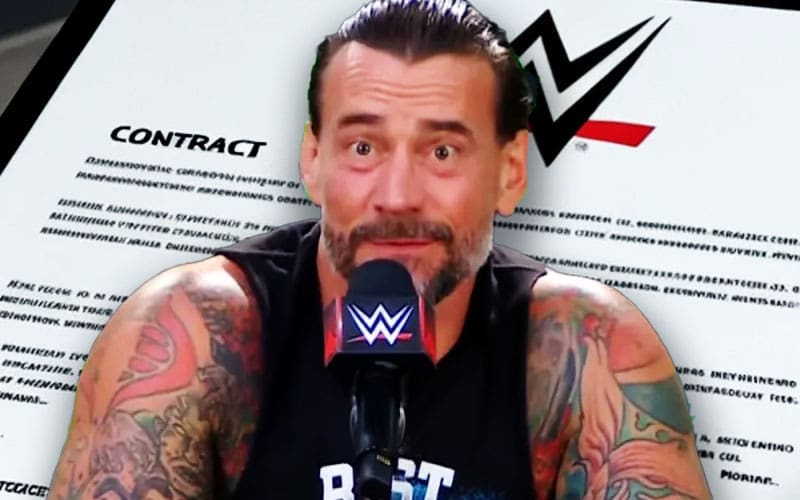 CM Punk aparentemente reacciona a los rumores sobre su situación contractual con la WWE
