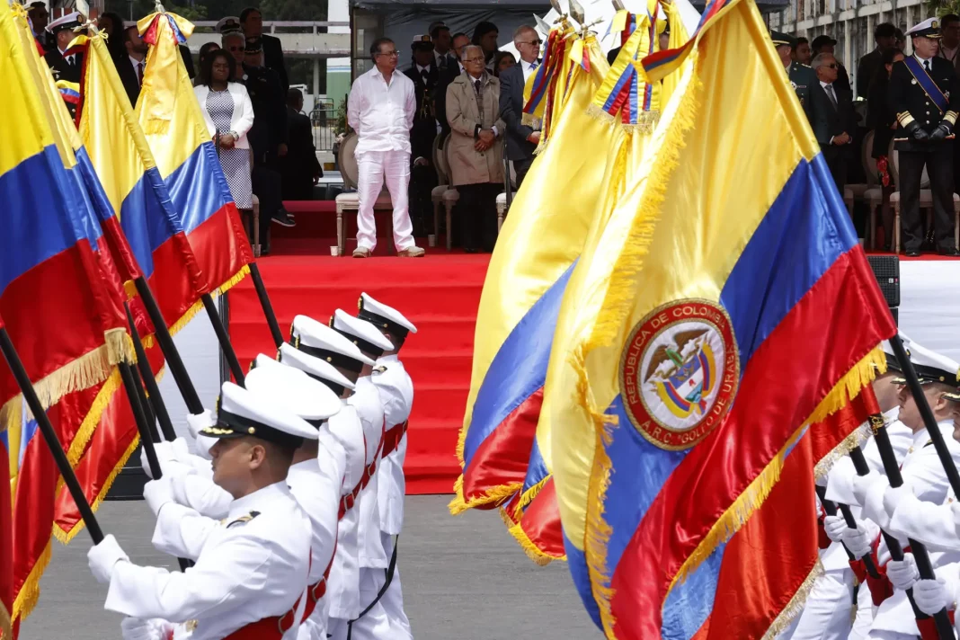 Colombia celebra su Independencia con desfile militar - teleSUR
