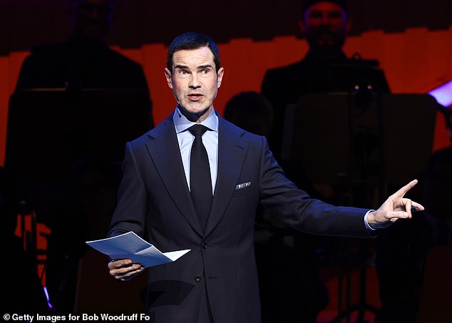 Contar un chiste convincente como el comediante Jimmy Carr (en la foto actuando en el Festival de Comedia de Nueva York) ya no es una habilidad exclusiva de los humanos.