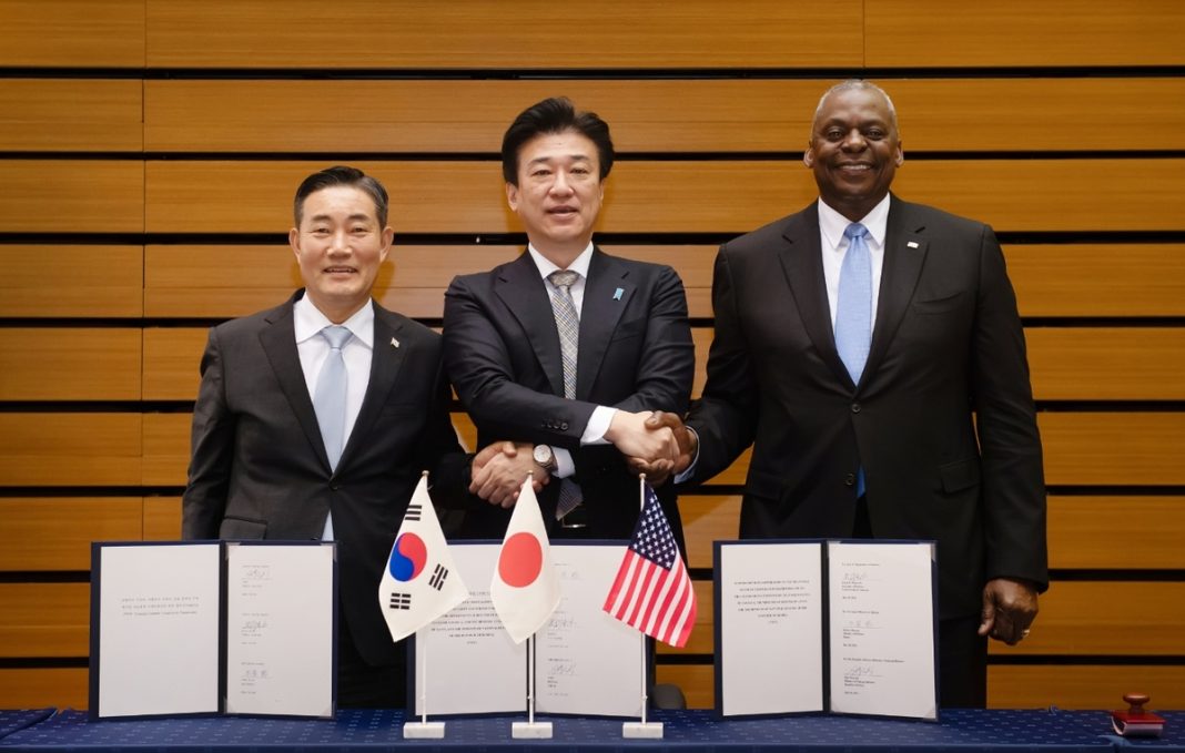 S. Korea, U.S., Japan ink document formalizing trilateral security cooperation