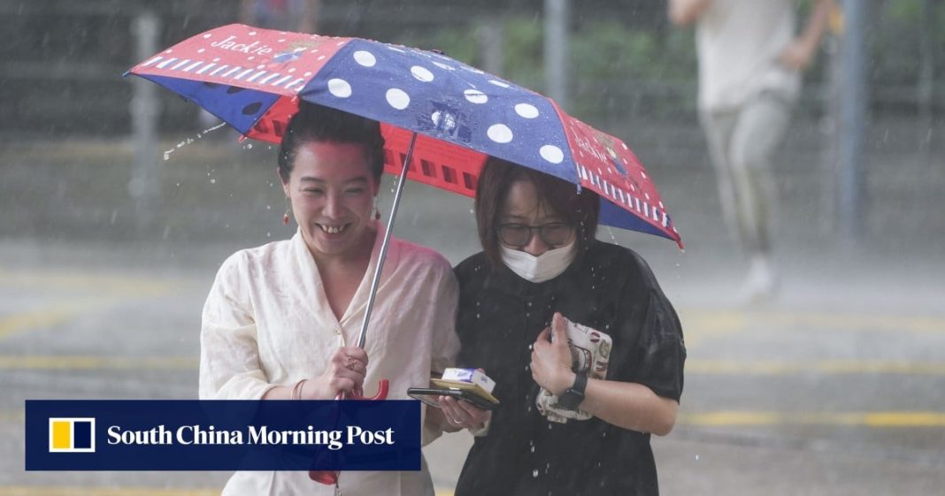 El Observatorio de Hong Kong advierte de lluvias y el tiempo mejorará a finales de semana
