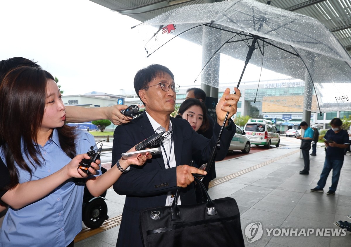 Driver behind deadly car crash in downtown Seoul undergoes 2nd round of police questioning