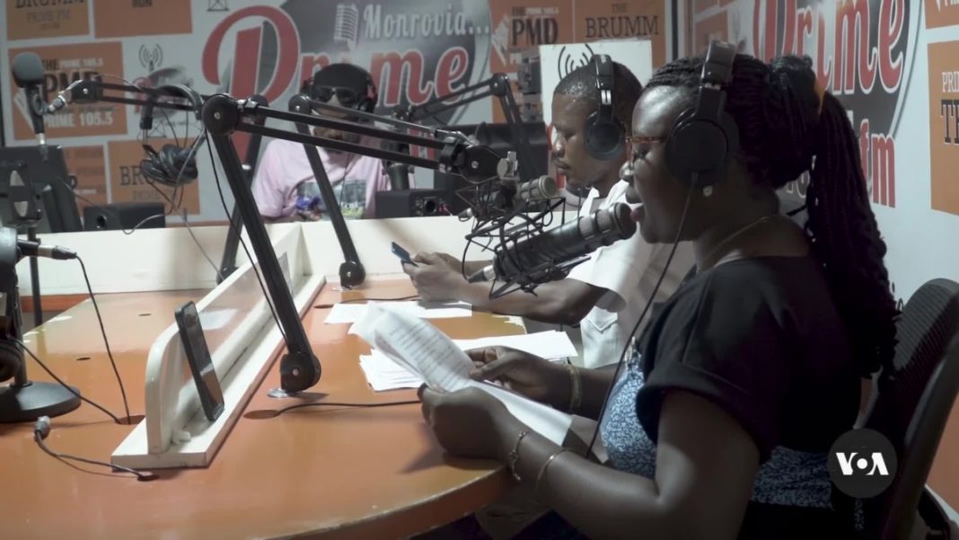 En Liberia, la política de medios de comunicación trabaja para reducir la brecha de género
