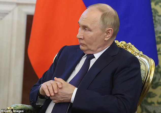 El presidente ruso, Vladimir Putin, ha mantenido durante mucho tiempo que su gobierno no se entromete en los asuntos de otros países.