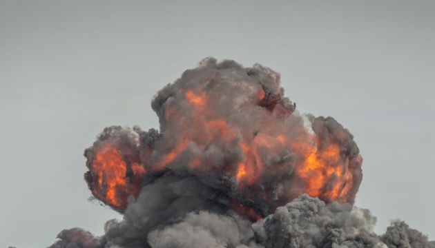 Fuerzas ucranianas atacan un depósito de petróleo ruso en la región de Kursk
