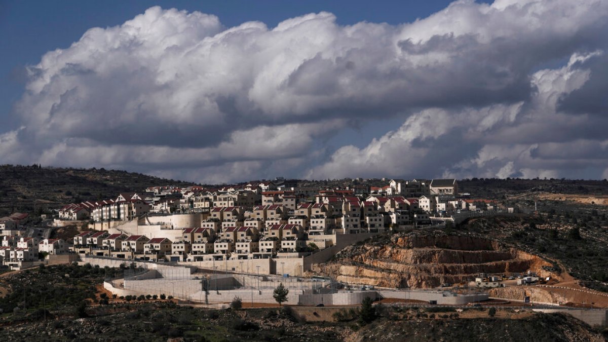 General israelí saliente condena violencia de colonos en Cisjordania ocupada
