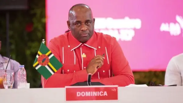 Gobierno de Dominica felicita al presidente Nicolás Maduro por victoria electoral - teleSUR
