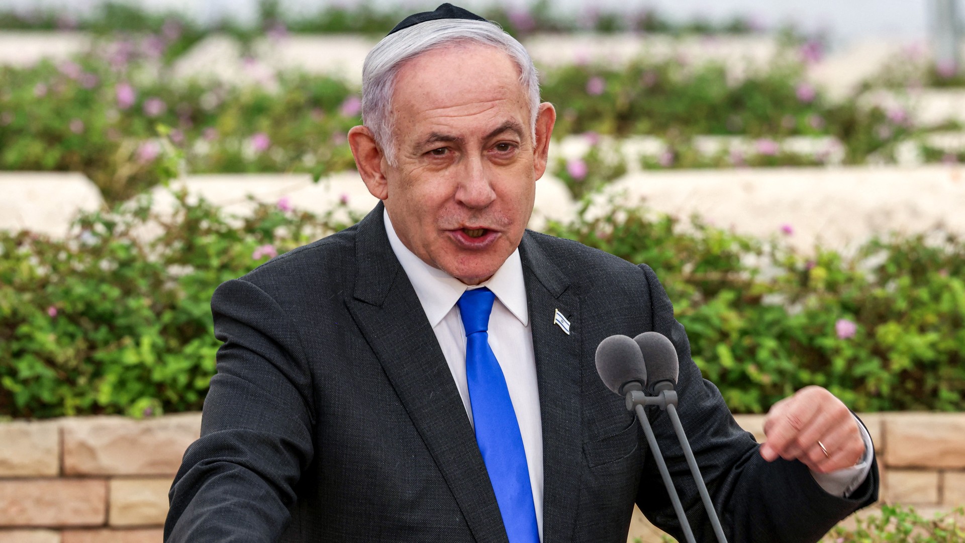 Guerra en Gaza: Netanyahu considera hacer escala en Europa ante el temor de una orden de arresto
