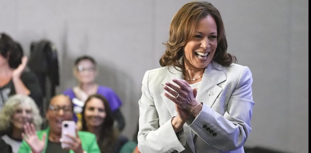 Harris trae alegría a la campaña presidencial, y las burlas del Partido Republicano hacia la “Kamala risueña” no son nada nuevo para las mujeres negras
