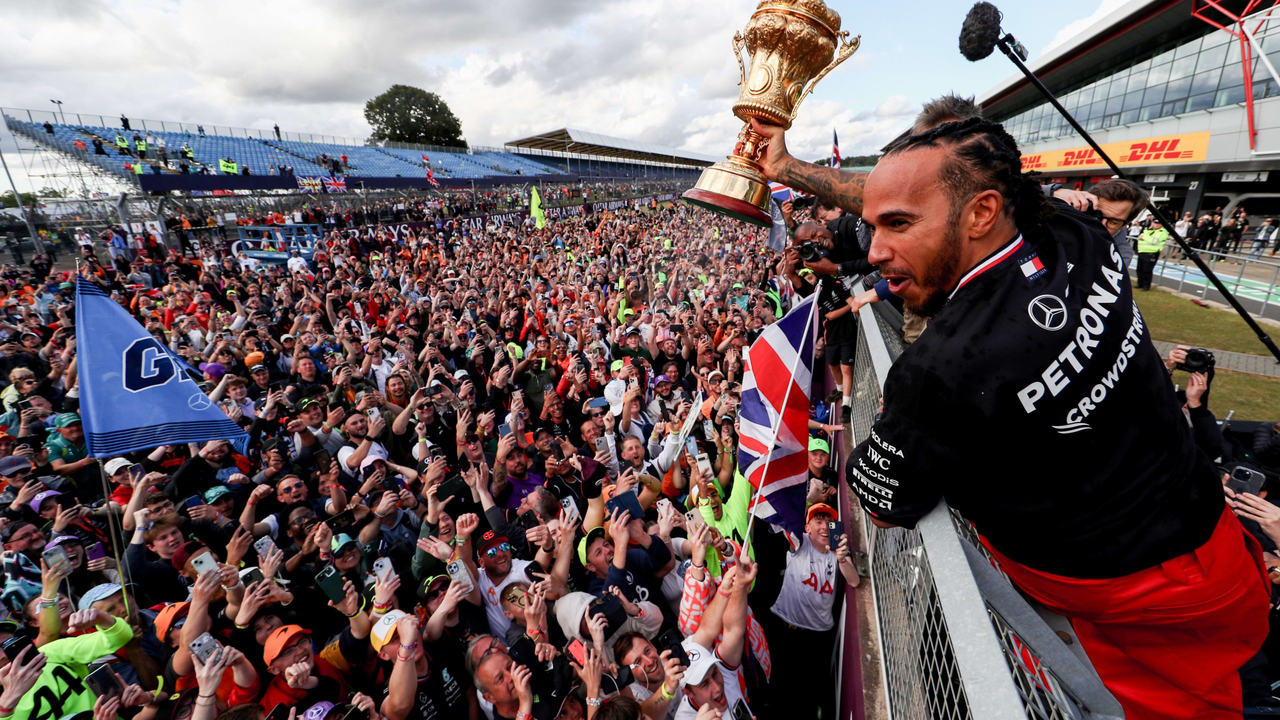 Informe y resumen de la carrera del Gran Premio de Gran Bretaña de 2024: Lewis Hamilton vence a Max Verstappen y logra su primera victoria desde 2021 con su novena victoria récord en el Gran Premio de Gran Bretaña
