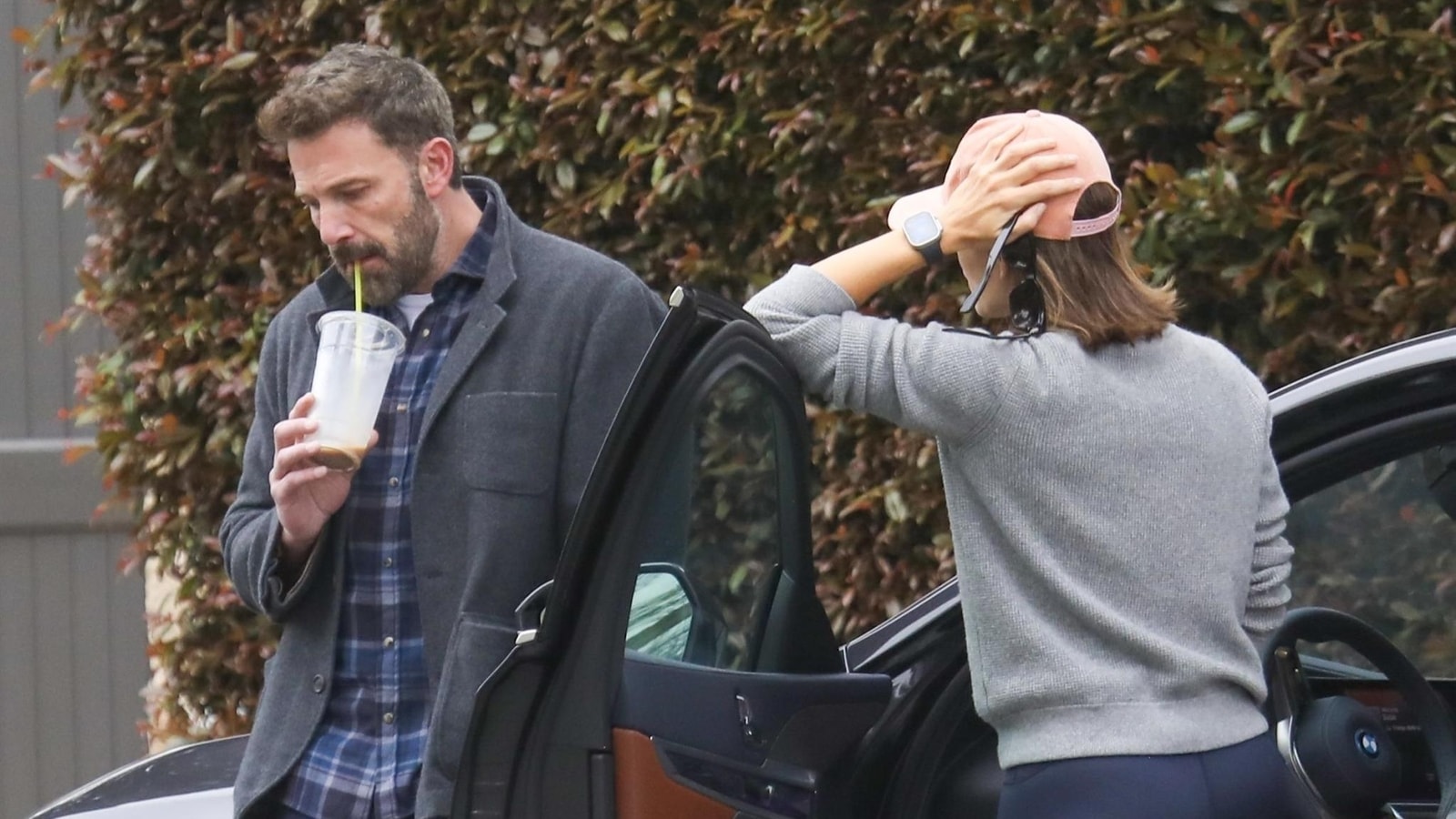 Jennifer Garner pasa más tiempo con Ben Affleck para 'recoger los pedazos' de su relación rota con JLO
