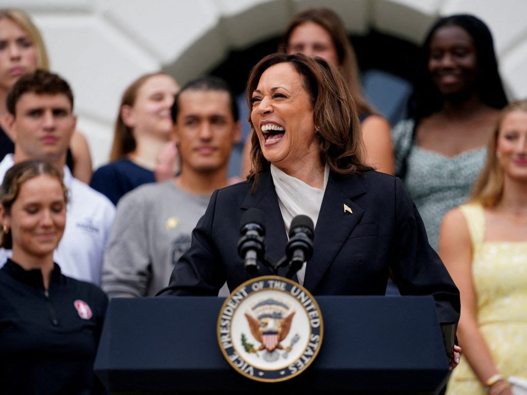 Kamala Harris elogia el legado de Joe Biden en su primer discurso desde que abandonó la carrera
