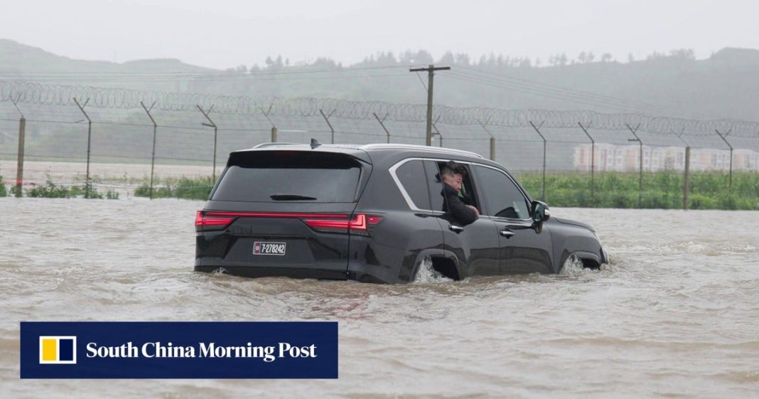 Kim Jong-un supervisa los esfuerzos de evacuación por inundaciones cerca de la frontera con China: KCNA
