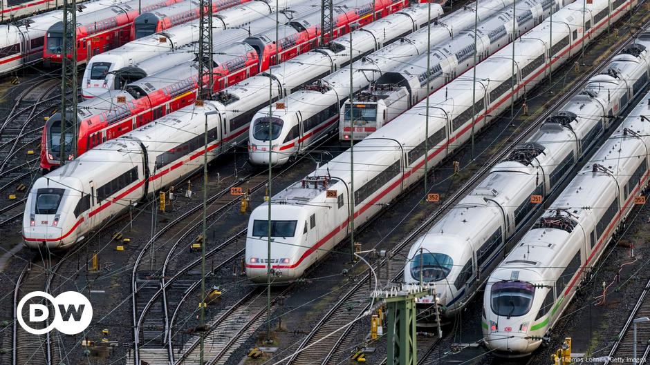 La compañía ferroviaria alemana Deutsche Bahn se hunde aún más en números rojos
