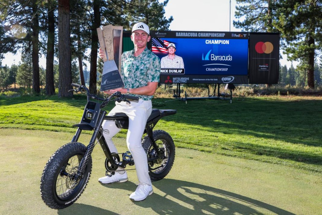 La estrella del golf de Alabama, Nick Dunlap, hizo más historia en el PGA Tour y esta vez se quedó con el cheque
