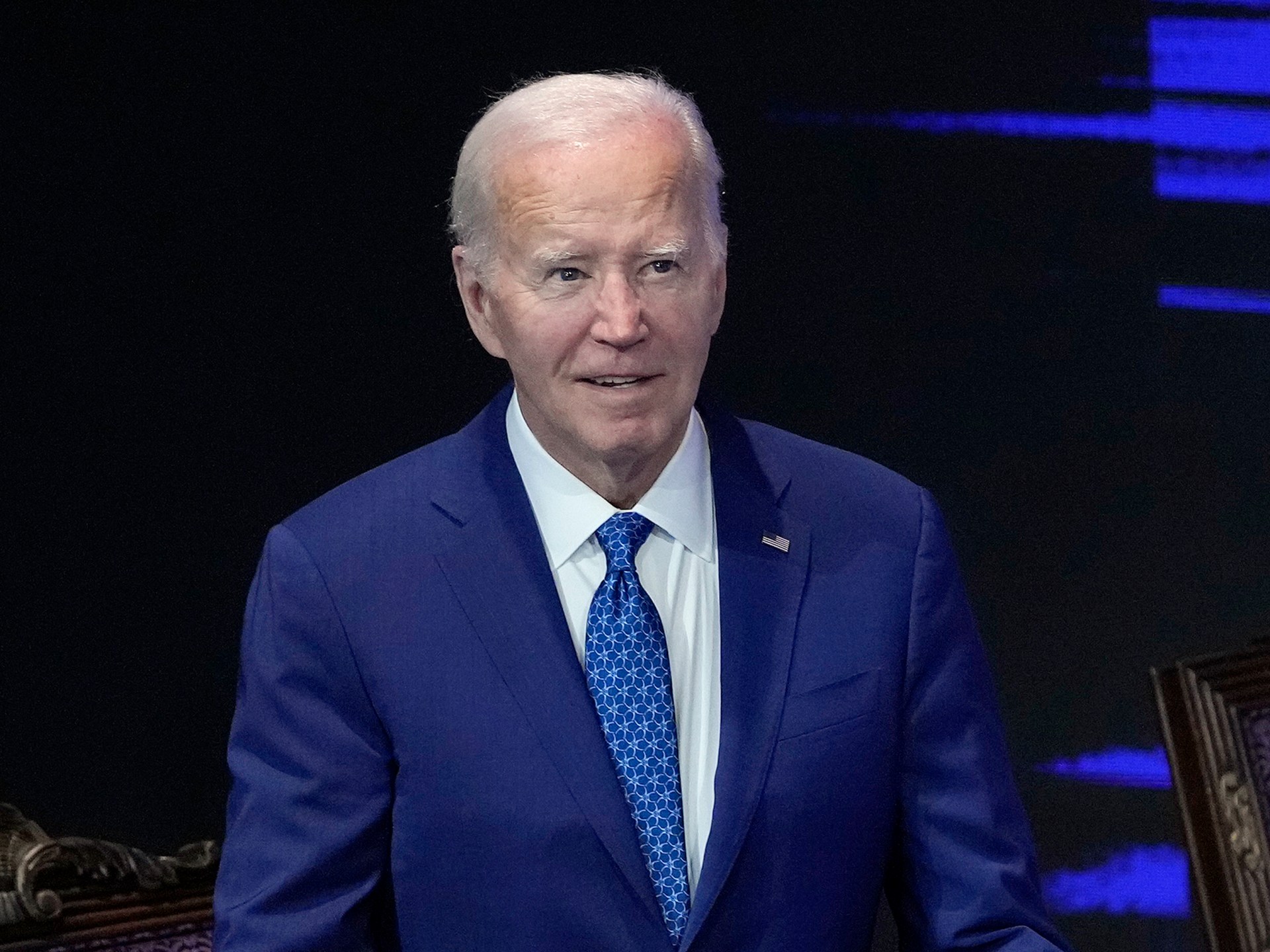 Los demócratas debaten sobre la idoneidad de Biden mientras un séptimo legislador le pide que abandone la carrera
