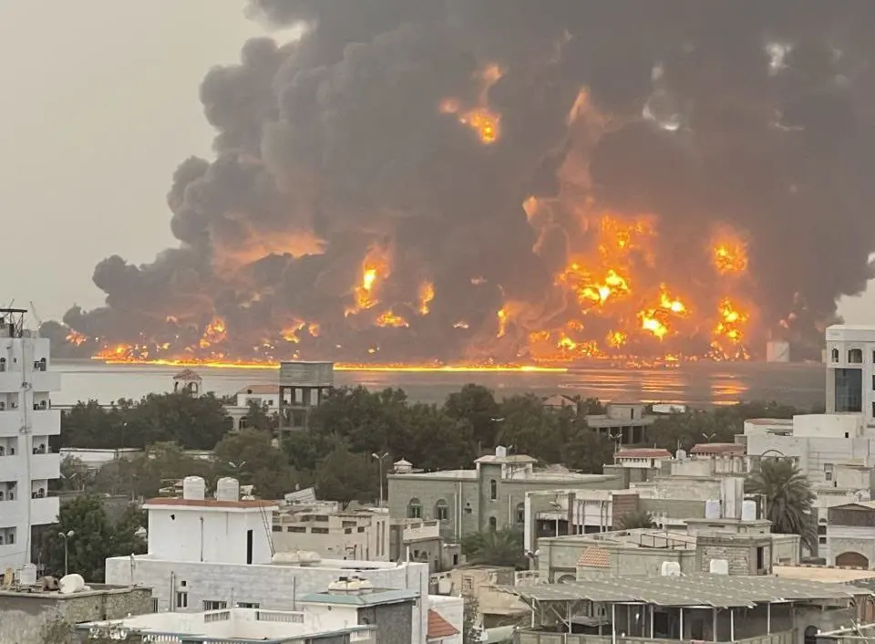 Los hutíes denuncian un bombardeo aéreo sobre la ciudad portuaria de Al-Hudayda, en el oeste de Yemen - teleSUR
