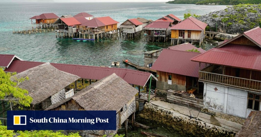 Los nómadas marinos de Indonesia se dirigen a la tierra a medida que las escasas reservas de peces y la tecnología cambian los hábitos
