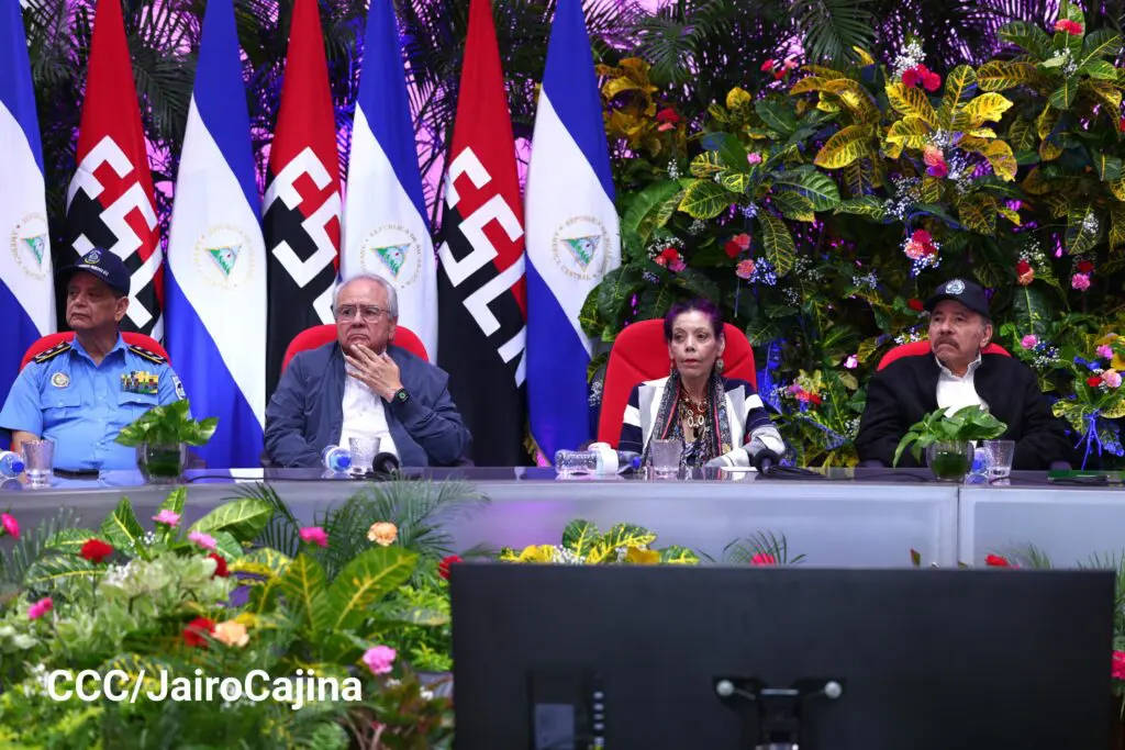 Nicaragua celebra 45 aniversario de la Fuerza Aérea - teleSUR
