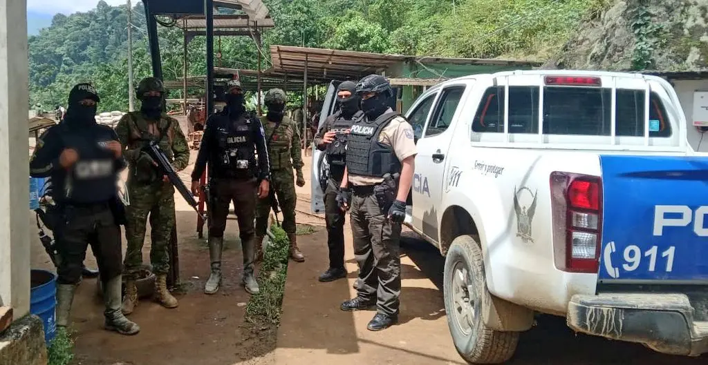 Policía ecuatoriana captura a 11 integrantes de la banda Los Lobos en enfrentamiento armado - teleSUR
