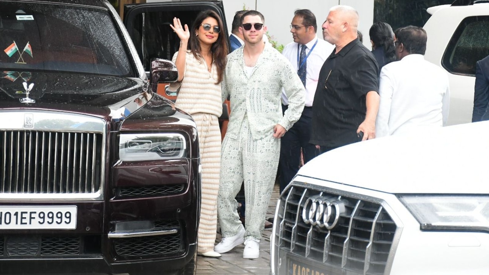 Priyanka Chopra y Nick Jonas llegan a Mumbai para la boda de Anant Ambani y Radhika Merchant.
