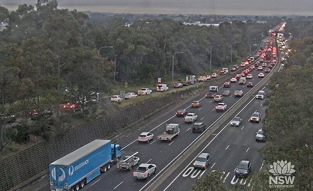 Un accidente en la M5 está provocando retrasos en el tráfico en Sídney