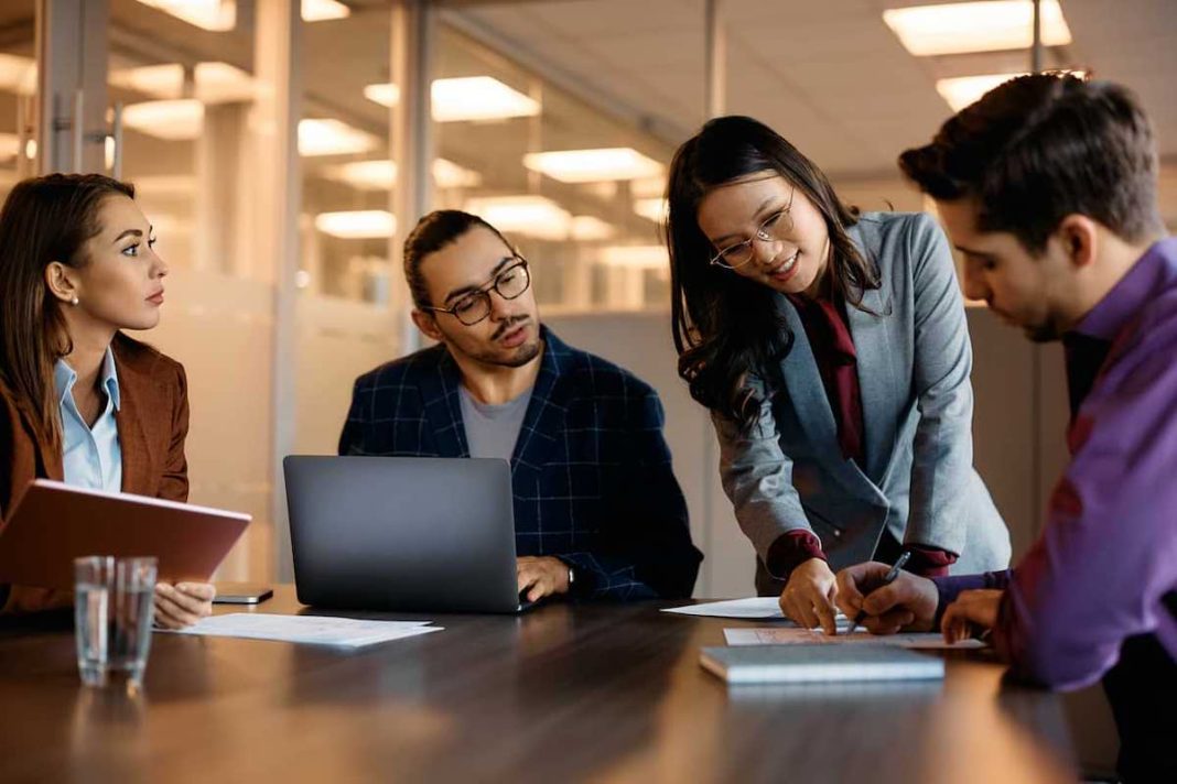 Seis preguntas frecuentes sobre los permisos de trabajo canadienses
