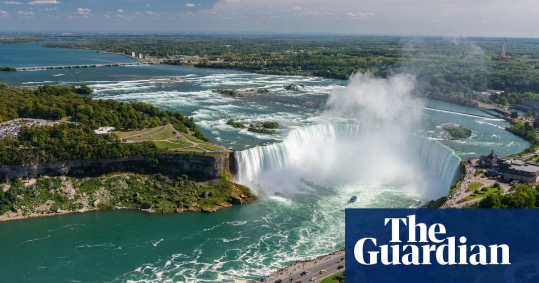 Una piloto de 26 años muere al estrellarse su avión tras realizar paracaidismo sobre las cataratas del Niágara
