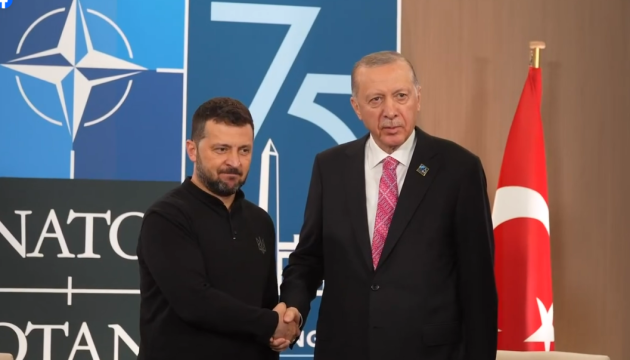 Zelensky se reúne con Erdogan en Washington
