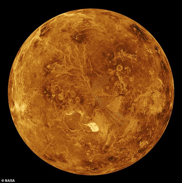 Hoy en día, Venus es el planeta más cálido del sistema solar, con una superficie lo suficientemente caliente como para derretir el plomo y una atmósfera espesa que contiene nubes tóxicas de ácido sulfúrico.