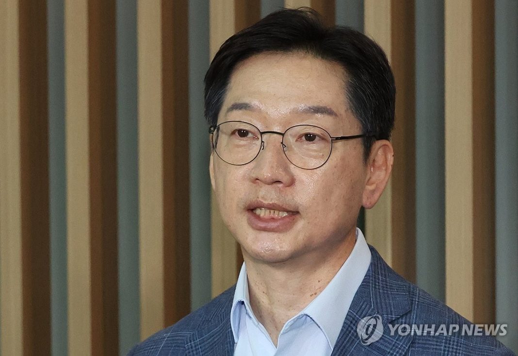 (2nd LD) Ex-South Gyeongsang Gov. Kim Kyoung-soo's rights reinstated under presidential pardon