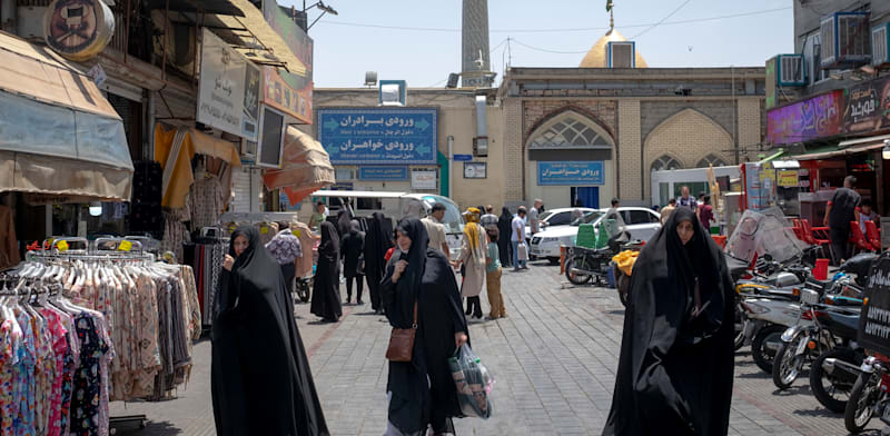 Tehran market credit: Reuters Morteza Nikoubazl