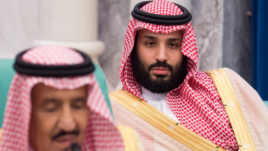 Arabia Saudita: MBS falsificó la firma de su padre en el decreto de guerra de Yemen, afirma un ex funcionario
