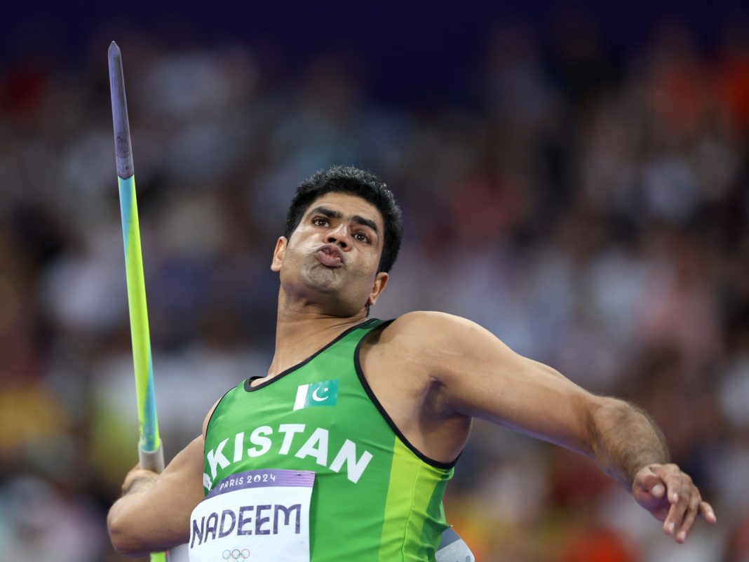 Arshad Nadeem destrona a Neeraj Chopra y gana el oro olímpico en jabalina
