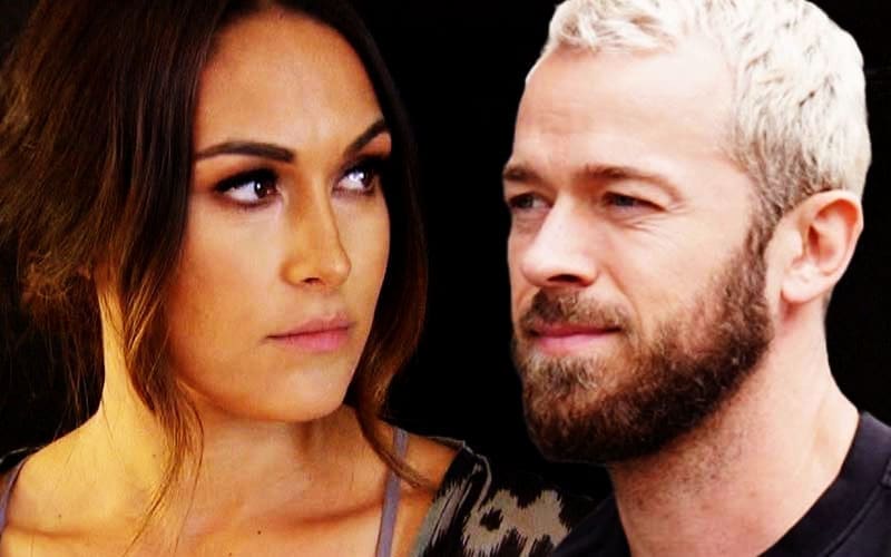 Artem Chigvintsev denuncia que Nikki Bella le arrojó zapatos antes de su arresto
