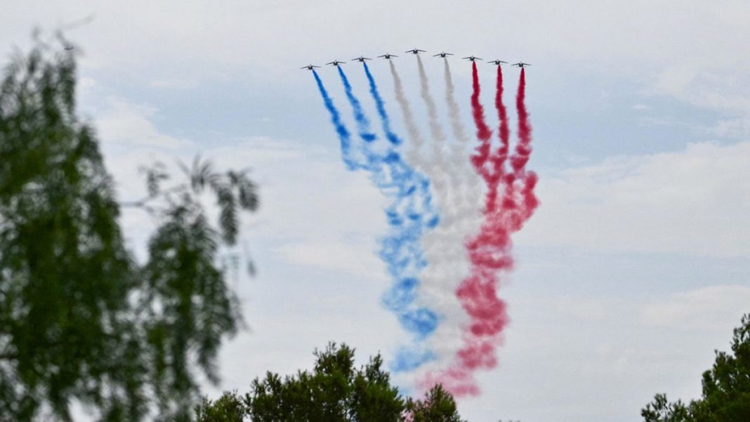 Avión se estrella en el mar durante espectáculo aéreo en Francia
