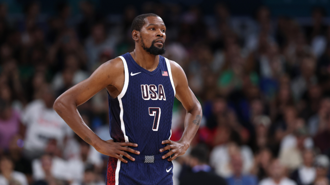 Baloncesto masculino de los Juegos Olímpicos de 2024: Kevin Durant seguirá saliendo del banquillo para la fase eliminatoria del equipo de EE. UU.
