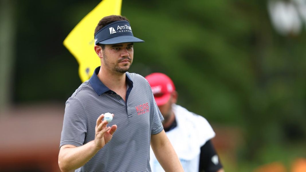 Beau Hossler anotó 60 puntos en el vulnerable Sedgefield en el Wyndham Championship retrasado por la lluvia
